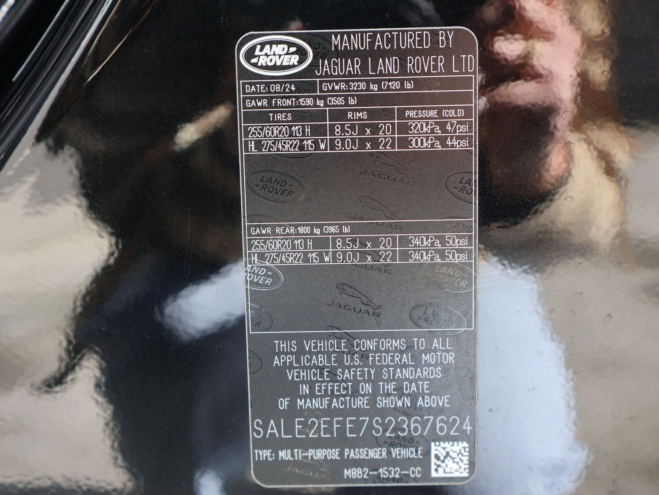 Used 2025 Land Rover Defender 110 X-Dynamic SE image 34