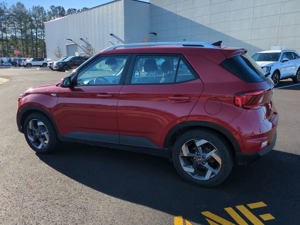 Used 2022 Hyundai Venue SEL image 6