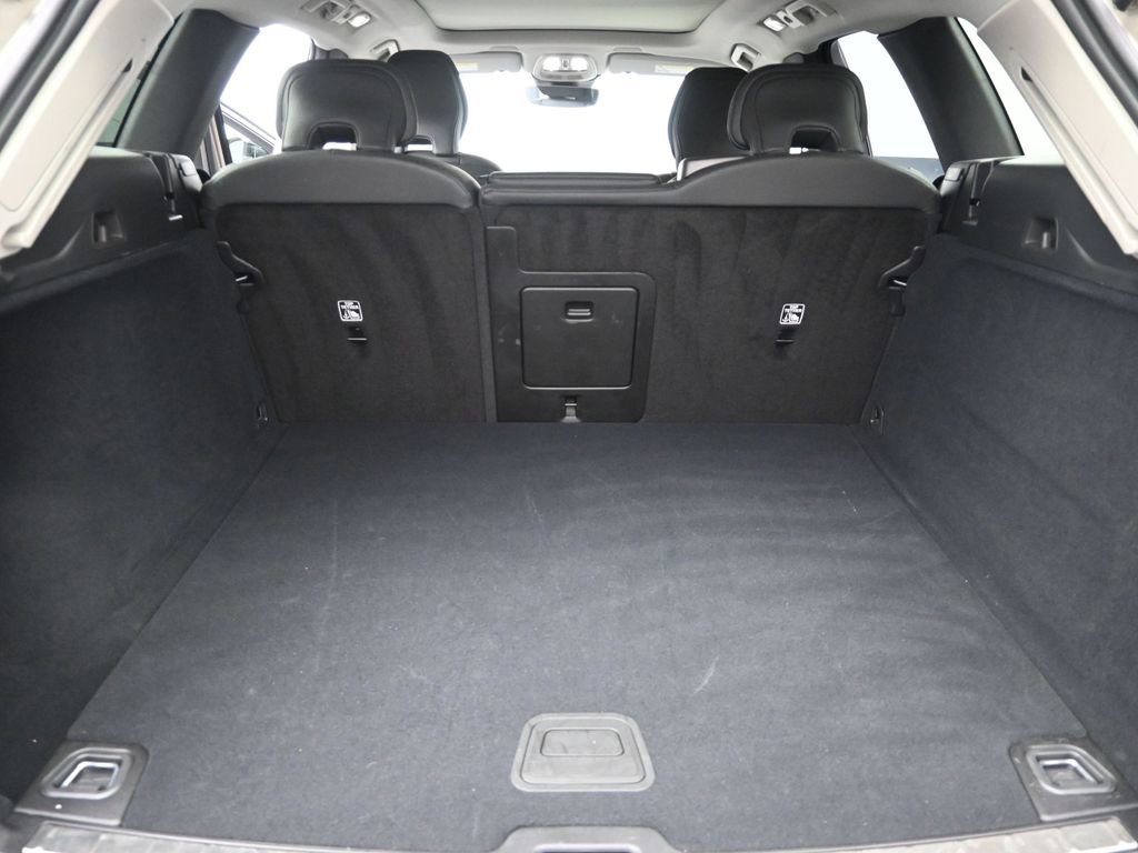 Used 2025 Volvo XC60 B5 Plus image 14