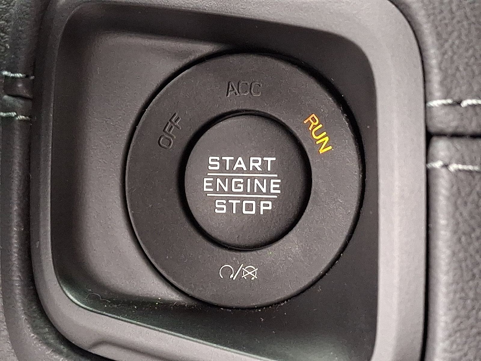 Used 2024 Jeep Wrangler Sahara w/ Safety Group image 23