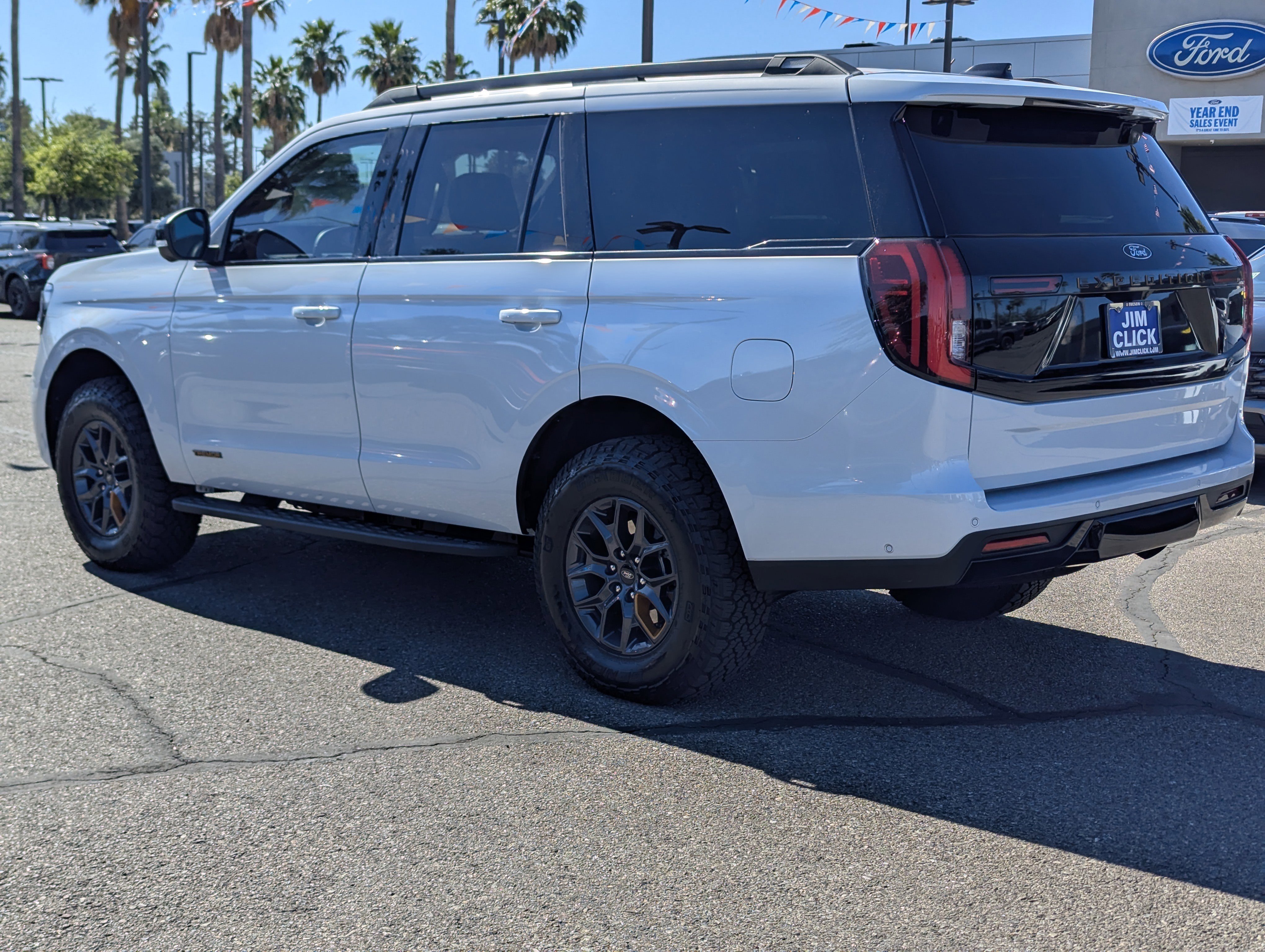 Used 2025 Ford Expedition Tremor image 4