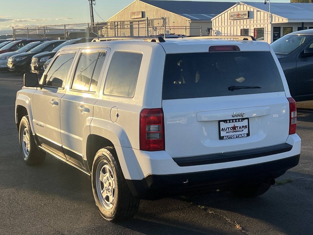 Used 2015 Jeep Patriot Sport w/ Power Value Group FWD image 3