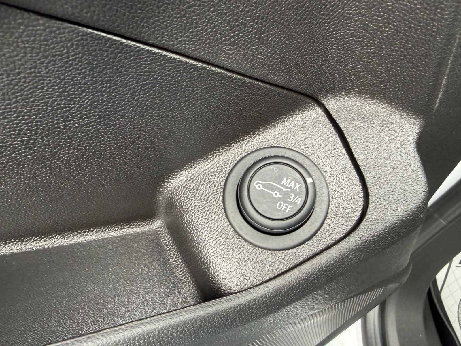 Used 2022 GMC Terrain SLT w/ Elevation Edition image 25