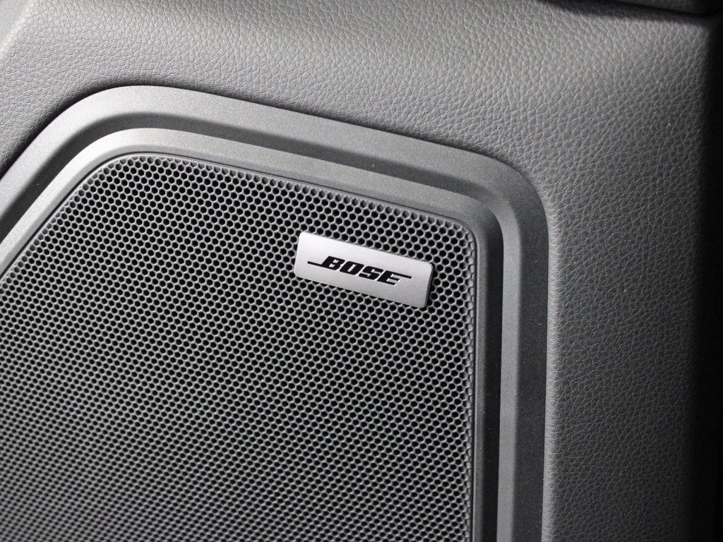 Used 2025 Porsche Macan image 16