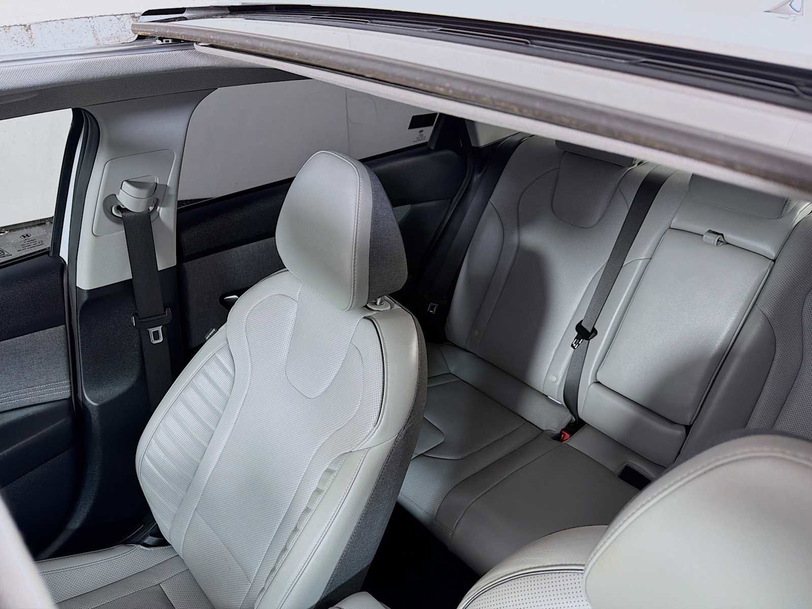 Used 2021 Hyundai Elantra Limited w/ Cargo Package image 20