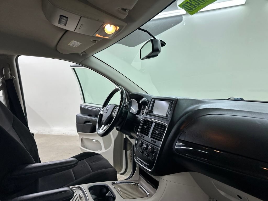 Used 2012 Dodge Grand Caravan SXT w/ Entertainment Group 1 FWD image 22