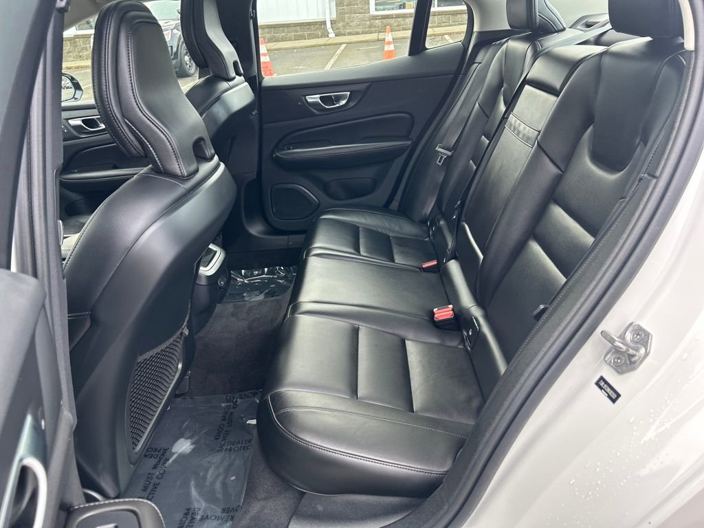Used 2022 Volvo S60 B5 Momentum w/ Advanced Package image 9