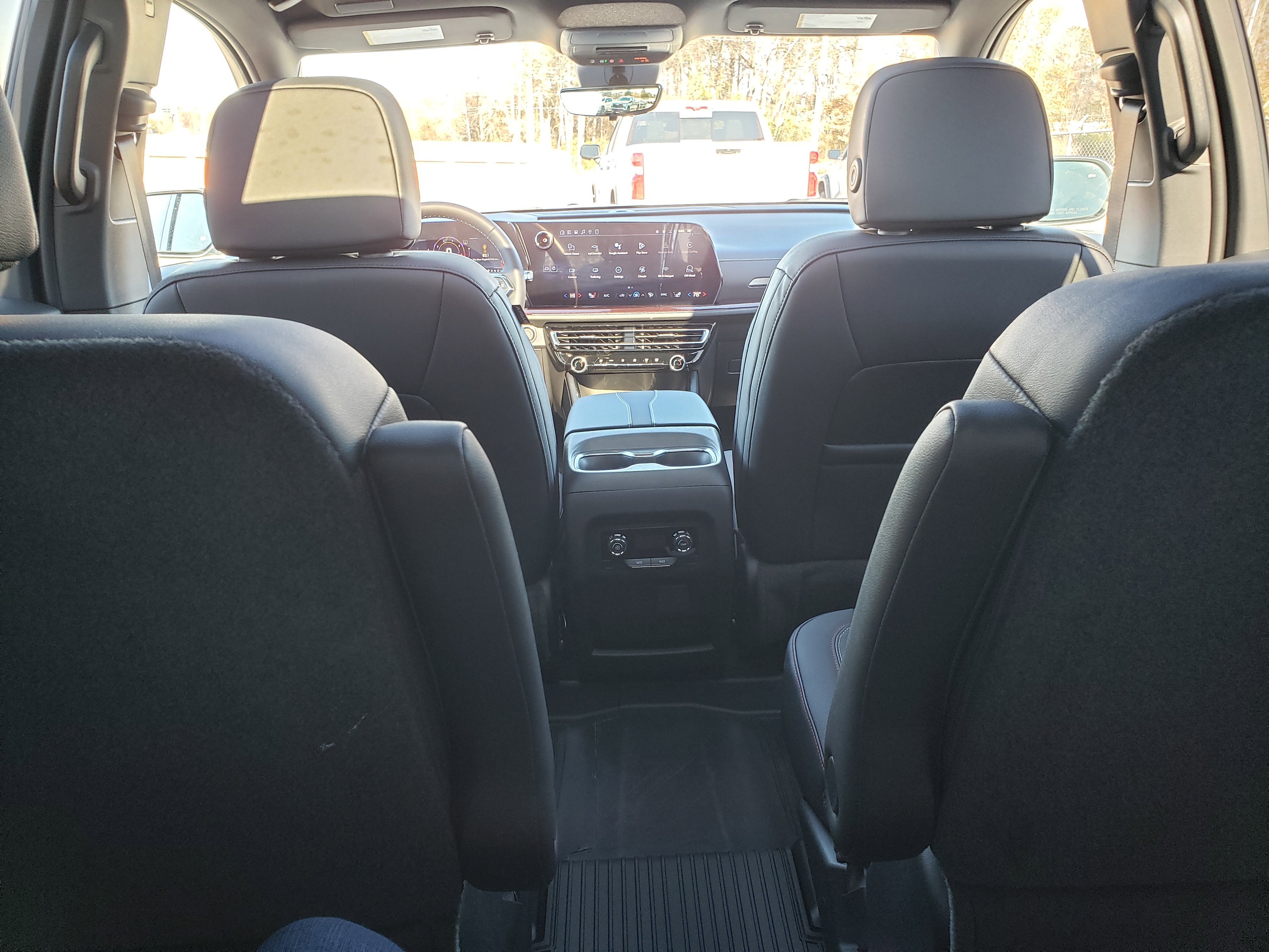 New 2026 Chevrolet Traverse Z71 w/ Driver Confidence Package image 35