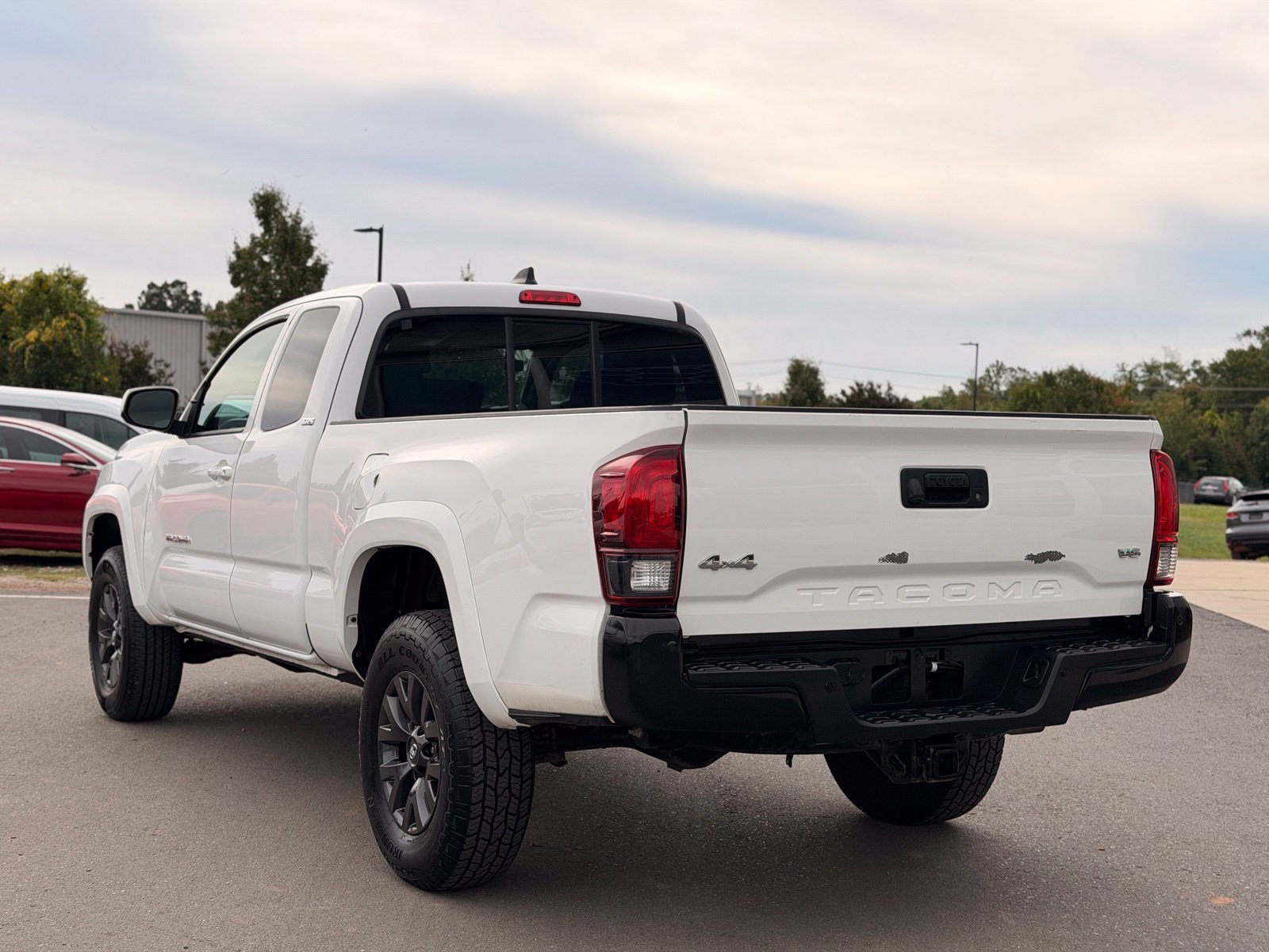 Used 2022 Toyota Tacoma SR5 AWD/4WD image 10
