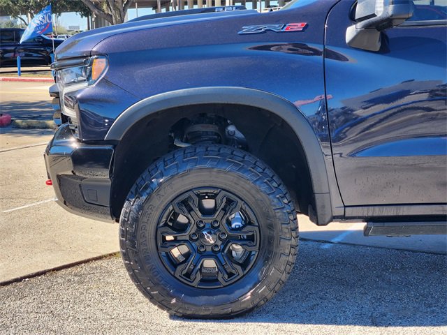 Used 2023 Chevrolet Silverado 1500 ZR2 w/ Technology Package image 8