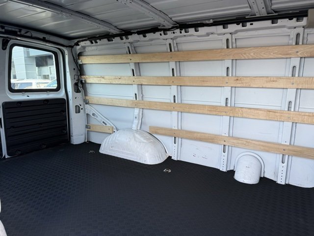 Used 2023 GMC Savana 2500 w/ Driver Convenience Package image 12