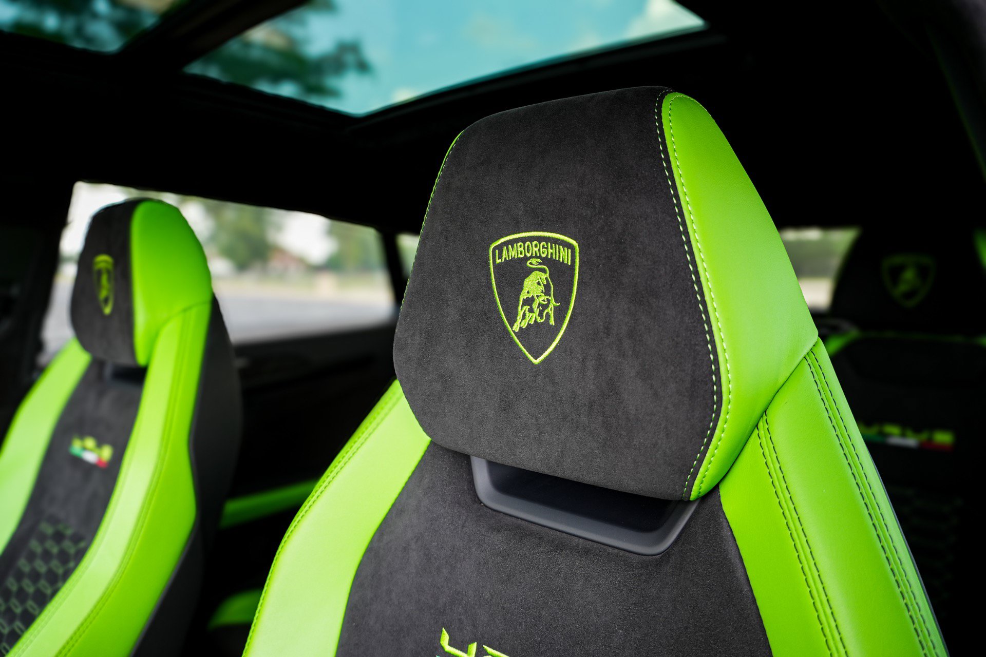 Used 2021 Lamborghini Urus AWD/4WD image 21