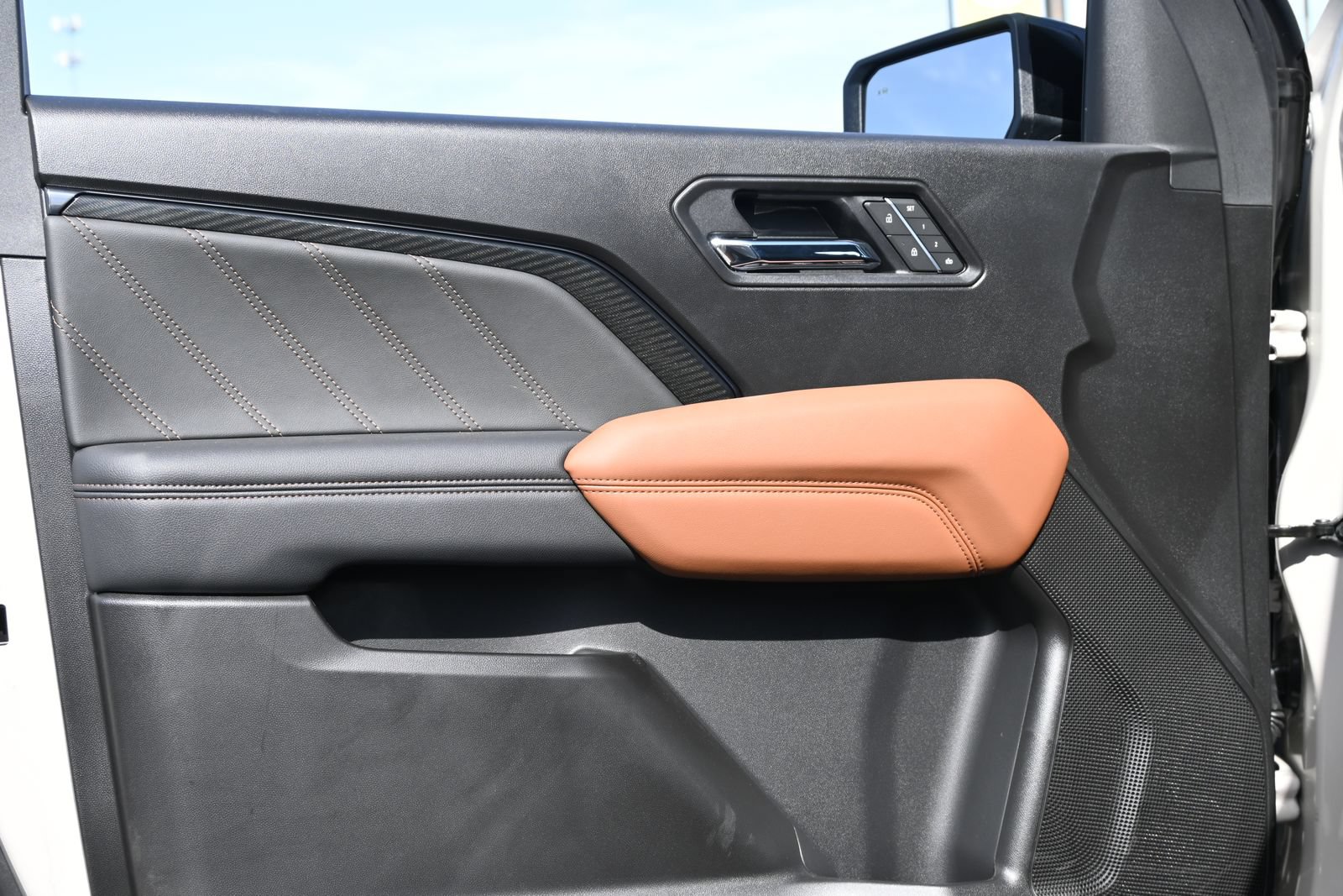 New 2026 GMC Canyon AT4 w/ Technology Plus Package AWD/4WD image 19