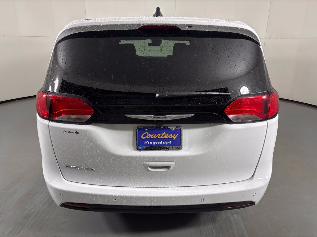 New 2027 Chrysler Pacifica LX FWD image 7