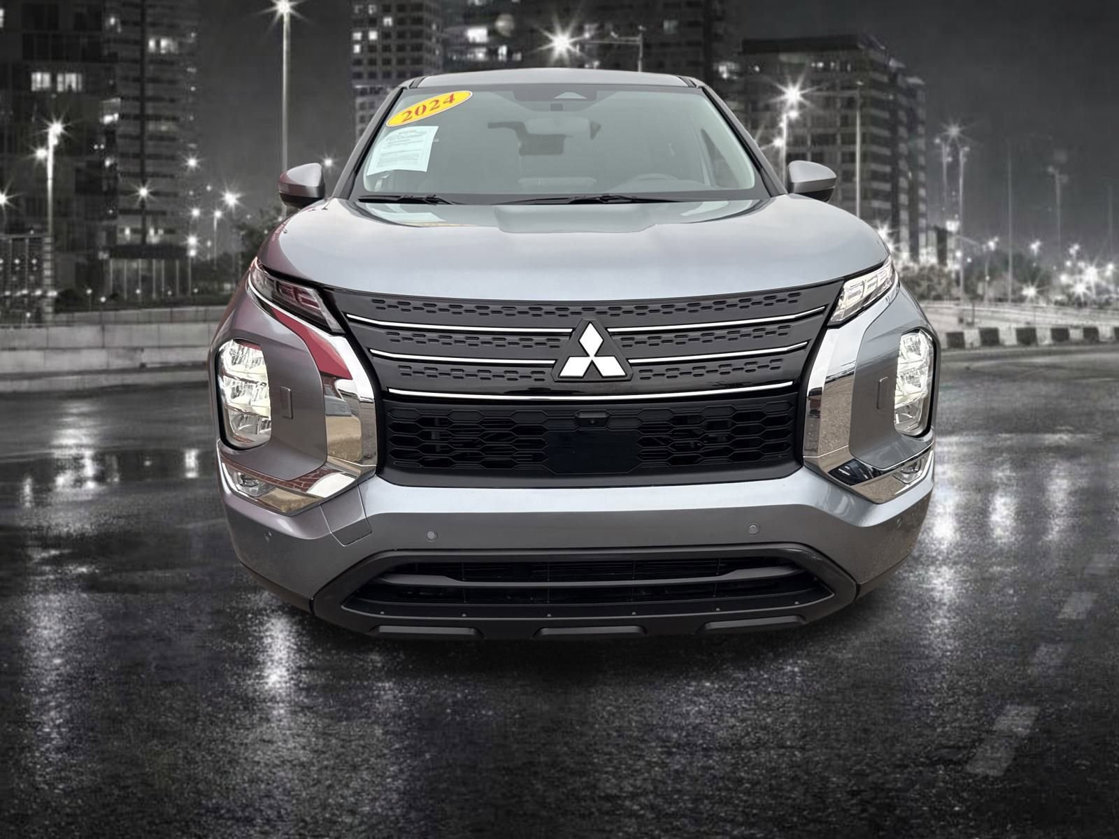 Used 2024 Mitsubishi Outlander SE image 9