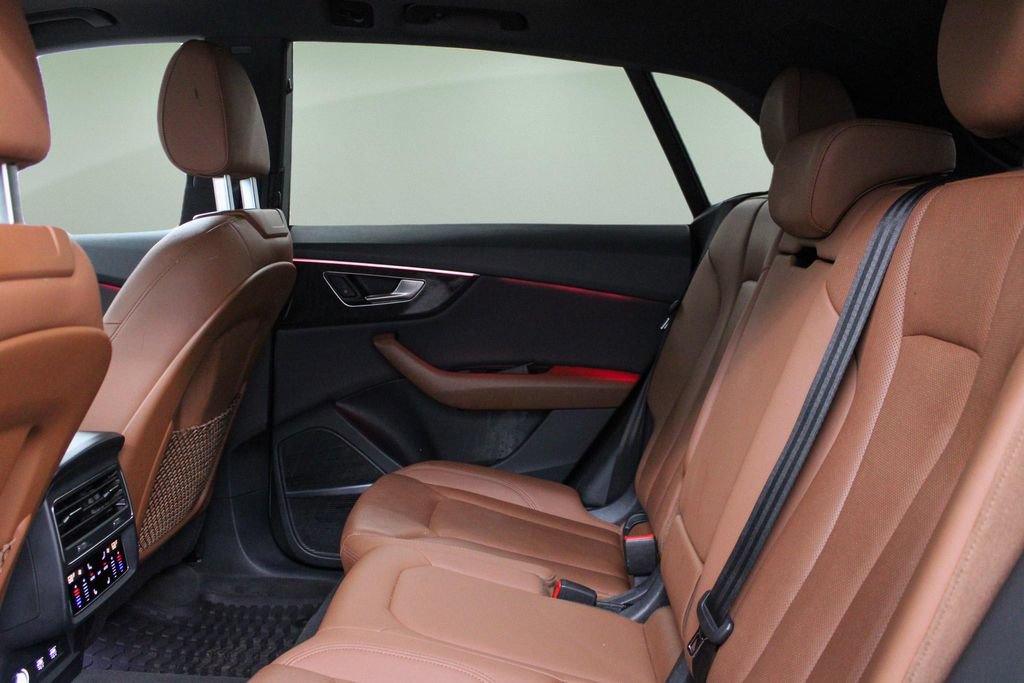 Used 2019 Audi Q8 Premium Plus w/ Premium Plus AWD/4WD image 25