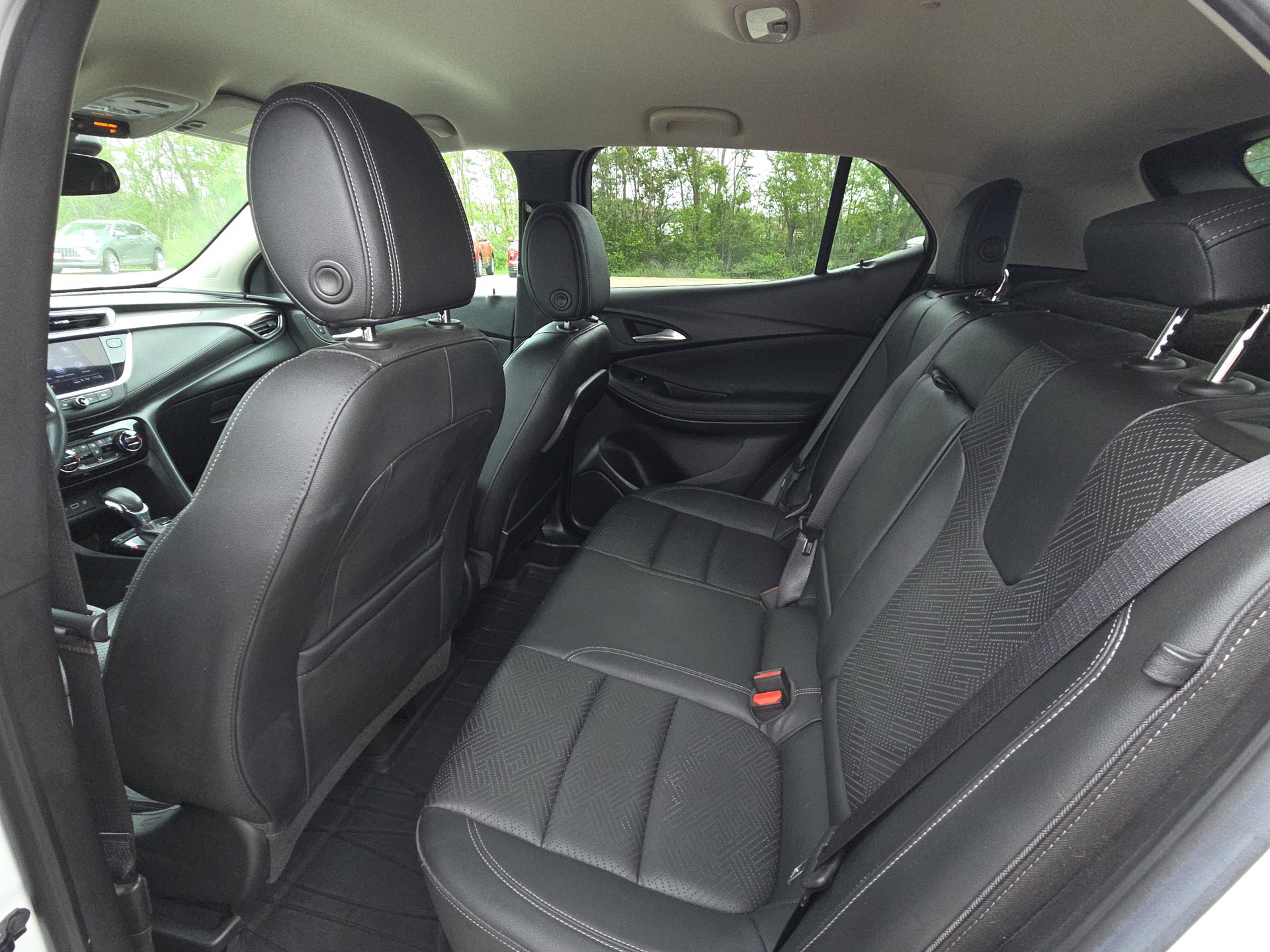 Certified 2022 Buick Encore GX Essence w/ Sport Touring Package image 28