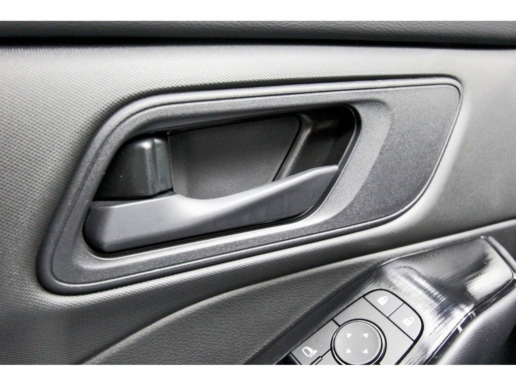 Used 2024 Nissan Rogue S image 18