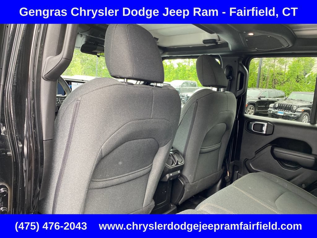Used 2024 Jeep Wrangler Unlimited AWD/4WD image 25