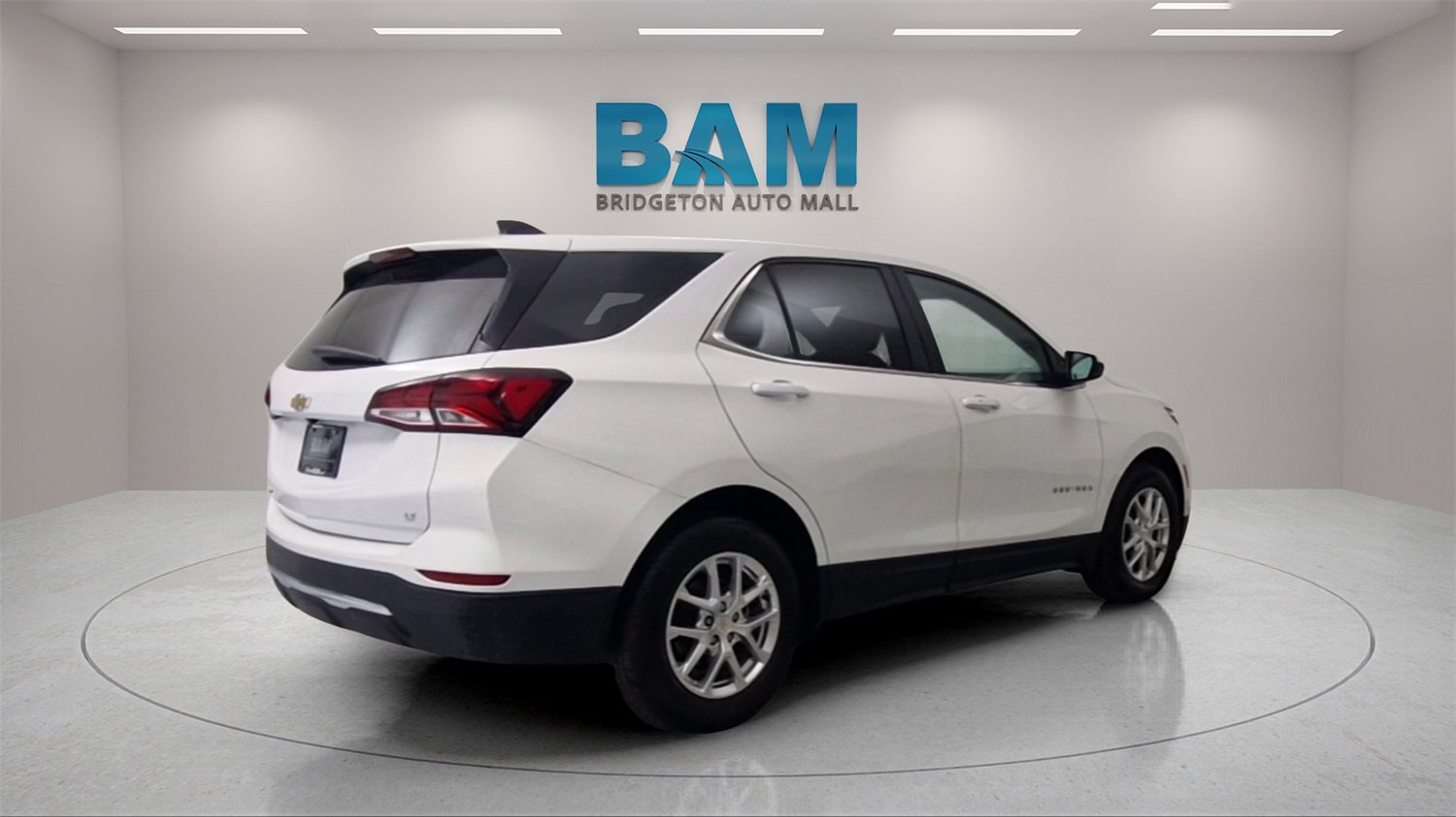 Certified 2022 Chevrolet Equinox LT w/ LPO, Floor Liner Package image 8