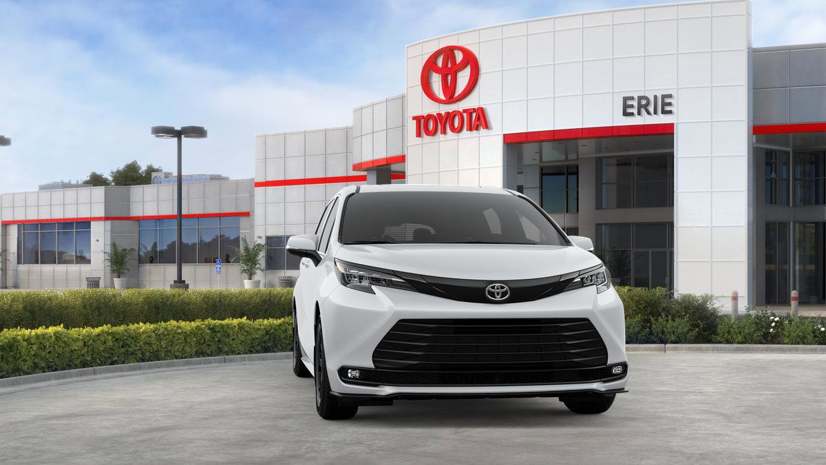 New 2026 Toyota Sienna XLE Woodland Edition image 18