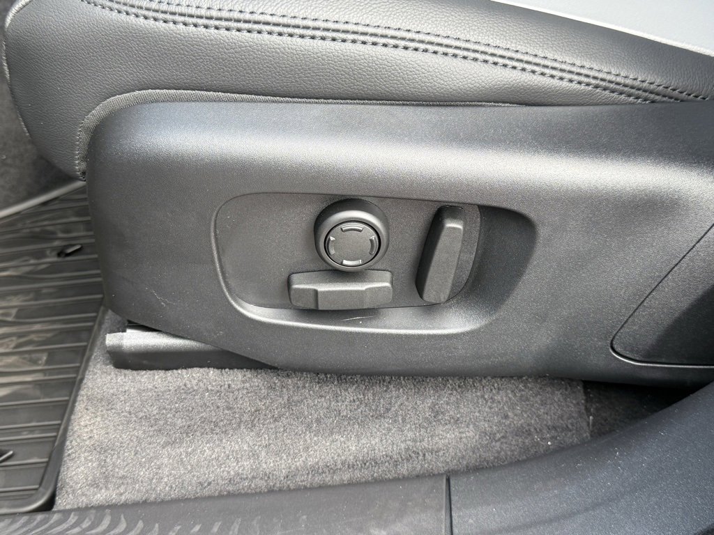 New 2026 Land Rover Range Rover Velar Dynamic SE image 14