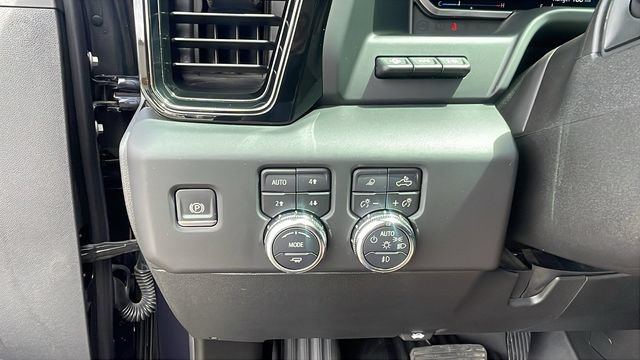 Used 2024 GMC Sierra 3500 AT4 w/ AT4 Premium Plus Package AWD/4WD image 30
