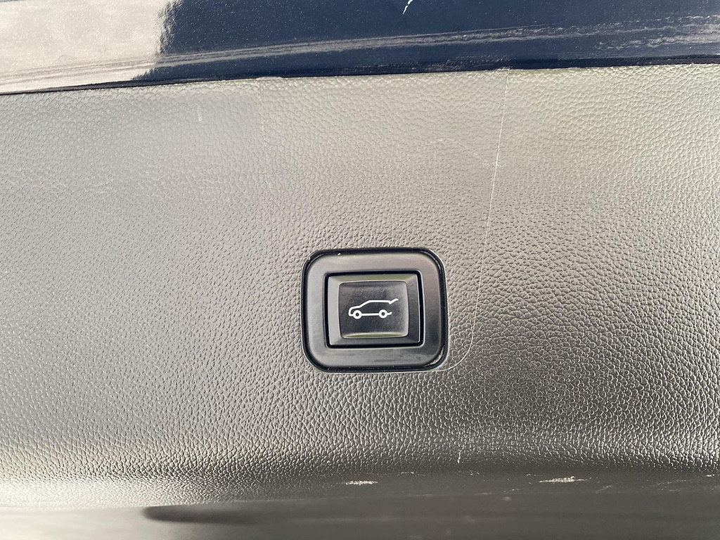 Used 2023 Chevrolet Traverse LT w/ LPO, Floor Liner Package AWD/4WD image 50