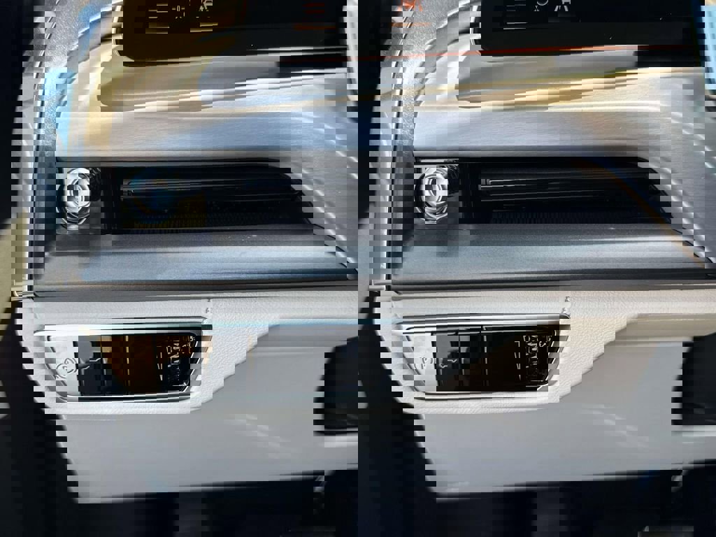 New 2026 Cadillac Vistiq Sport w/ LPO, Floor Liner Package image 18