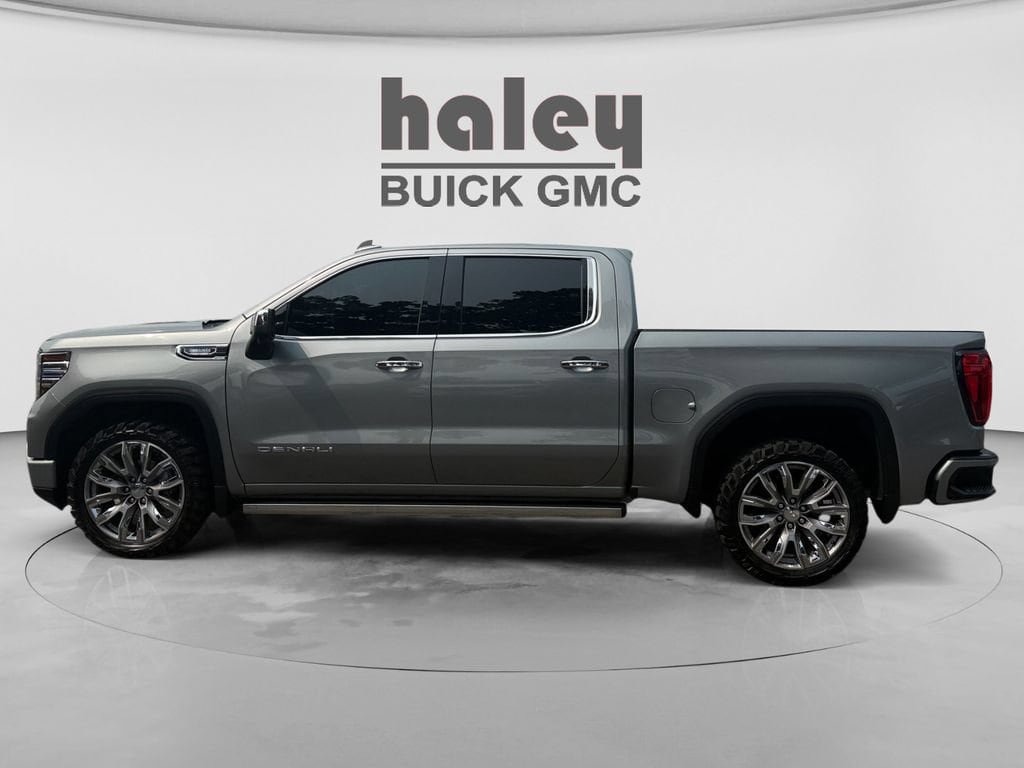 Used 2023 GMC Sierra 1500 Denali w/ Denali Reserve Package AWD/4WD image 2