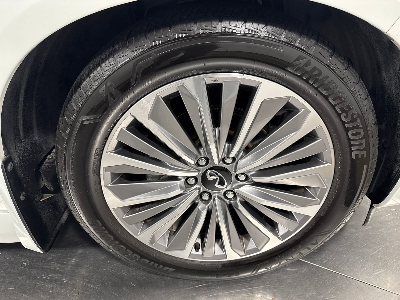 Used 2025 INFINITI QX80 Luxe AWD/4WD image 14