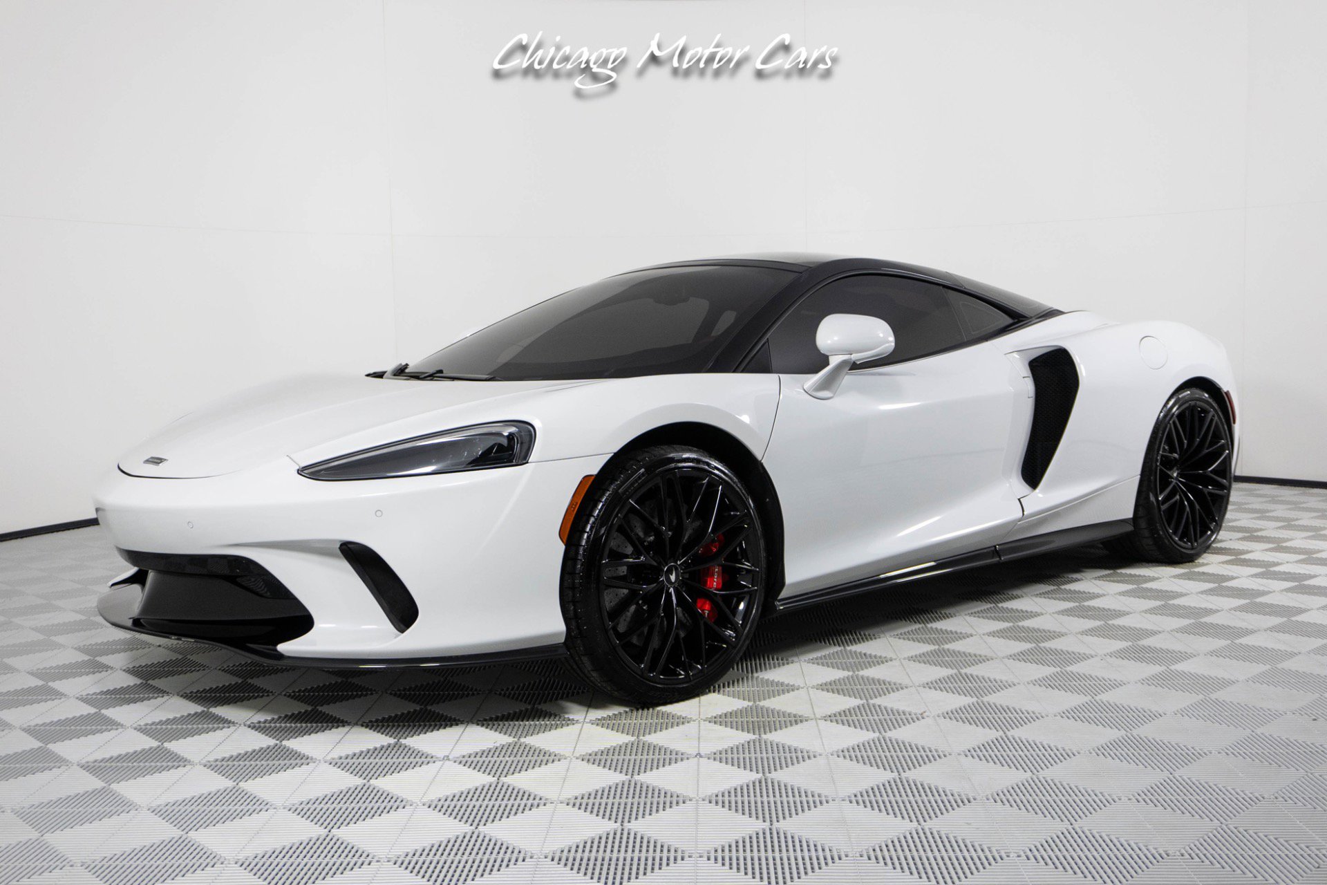Used 2023 McLaren GT RWD image 2