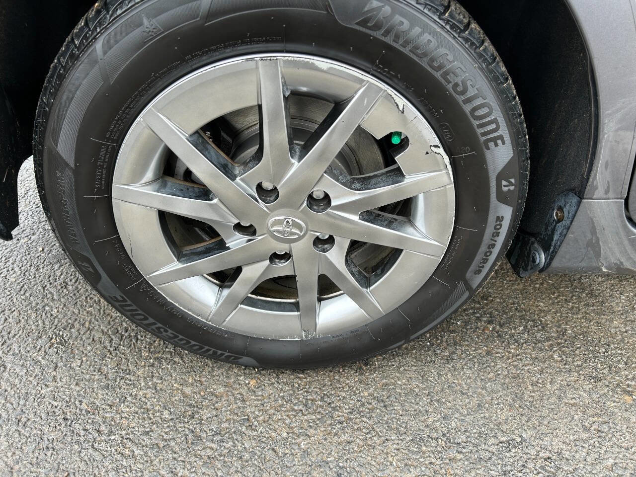 Used 2017 Toyota Prius V Two w/ Carpet Mat Package image 17