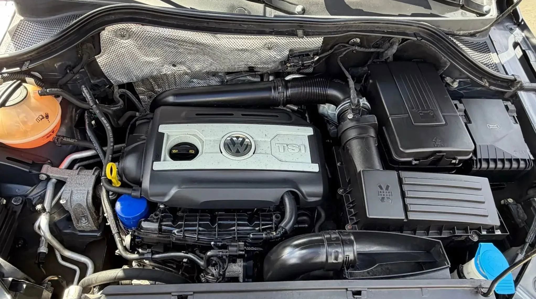 Used 2015 Volkswagen Tiguan SE image 36