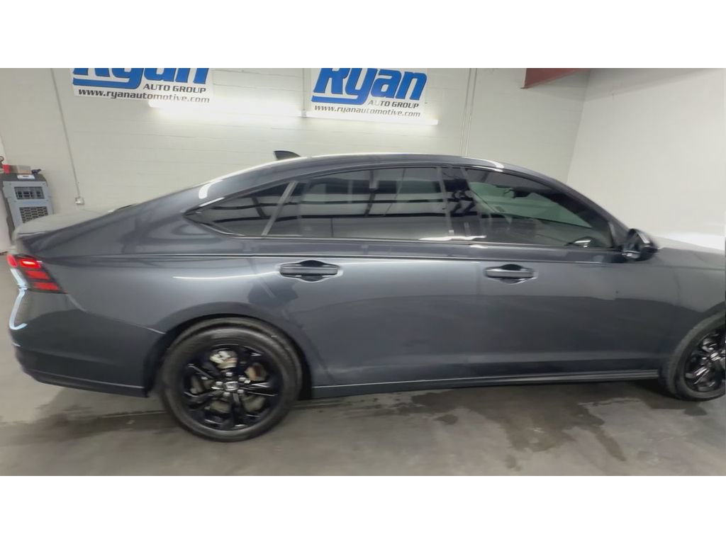 Used 2025 Honda Accord SE image 9