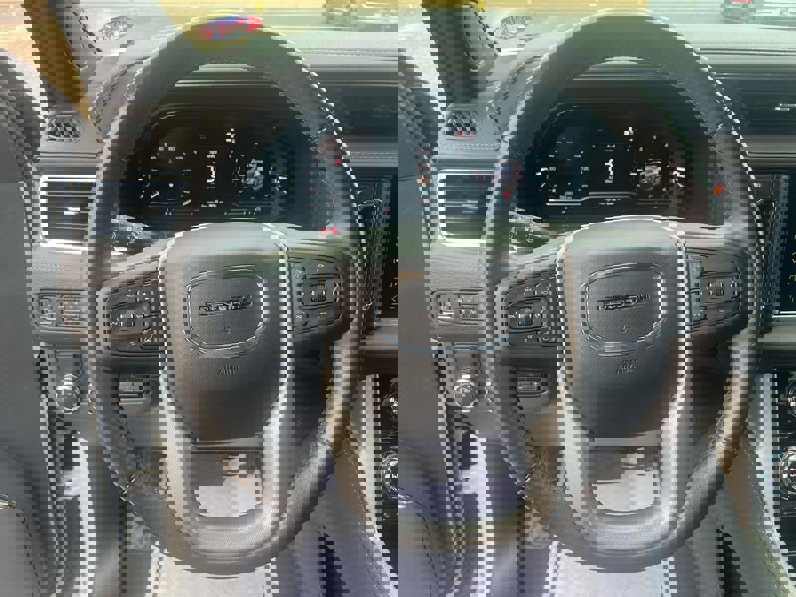 Used 2022 GMC Yukon XL Denali w/ Denali Premium Package image 13