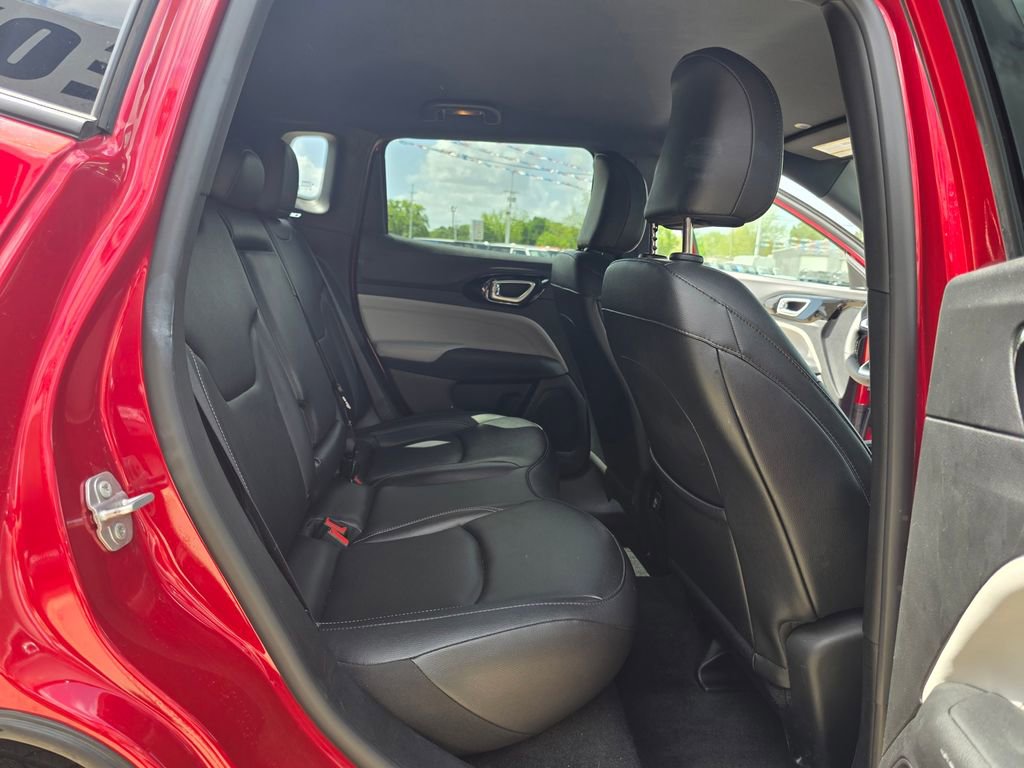 Used 2025 Jeep Compass Limited image 13