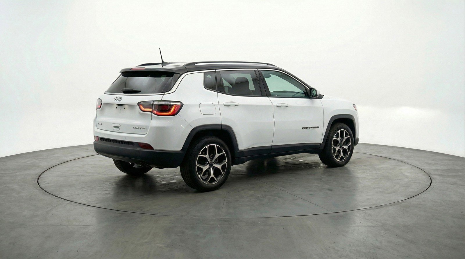 Used 2025 Jeep Compass Limited AWD/4WD image 9
