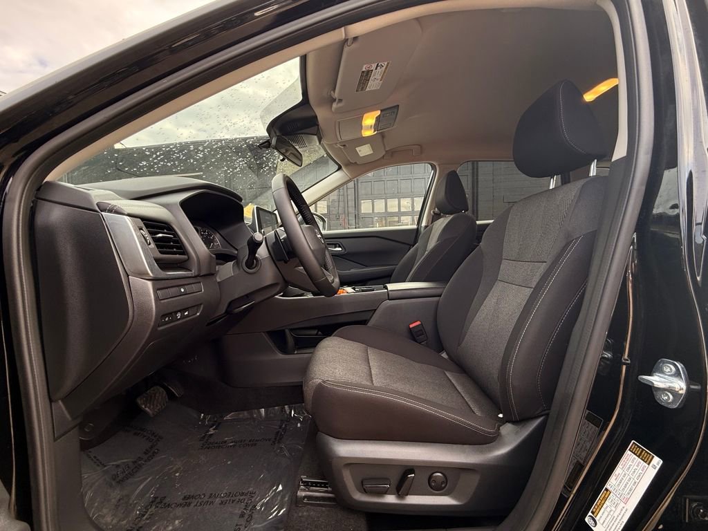 Used 2026 Nissan Rogue SV image 23