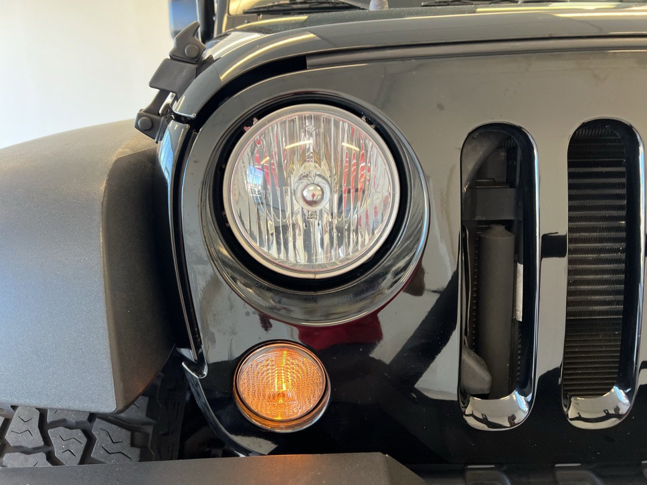 Used 2018 Jeep Wrangler Unlimited Sport S image 34