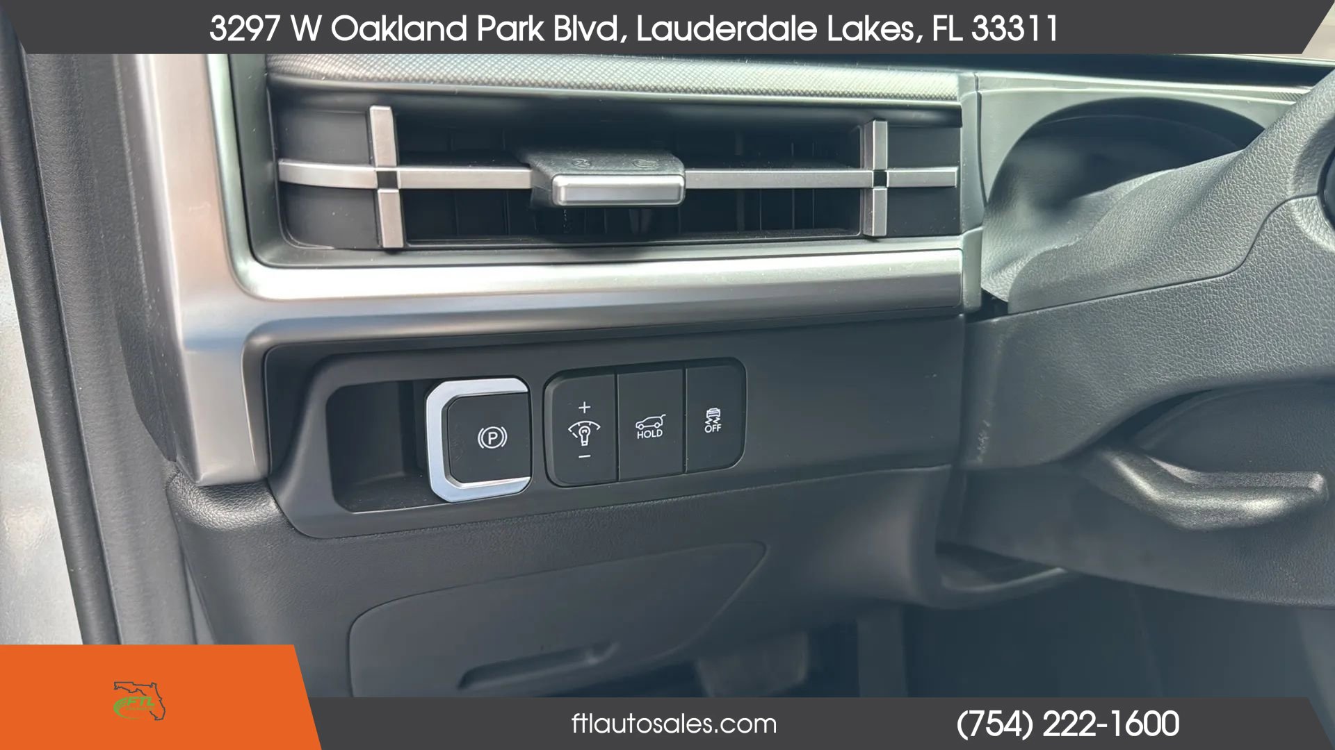 Used 2025 Hyundai Santa Fe SE FWD image 47