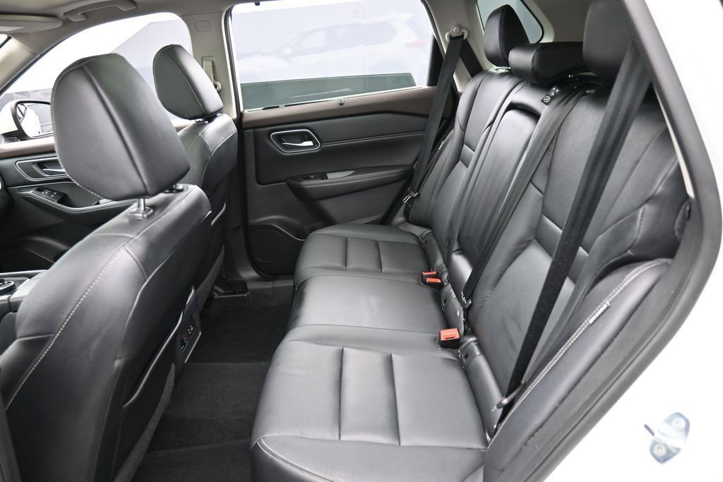 Used 2021 Nissan Rogue SL w/ Premium Package AWD/4WD image 12
