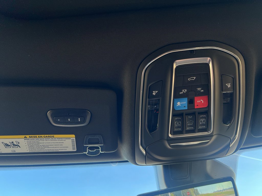 New 2025 Jeep Grand Cherokee Limited w/ Luxury Tech Group II AWD/4WD image 14