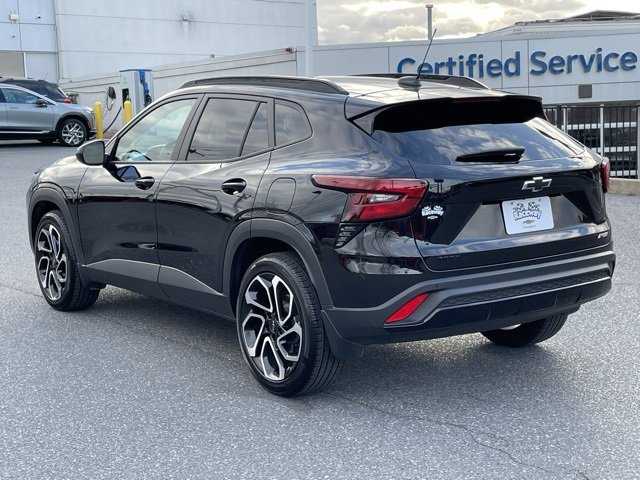 Certified 2025 Chevrolet Trax RS w/ Sunroof Package image 12
