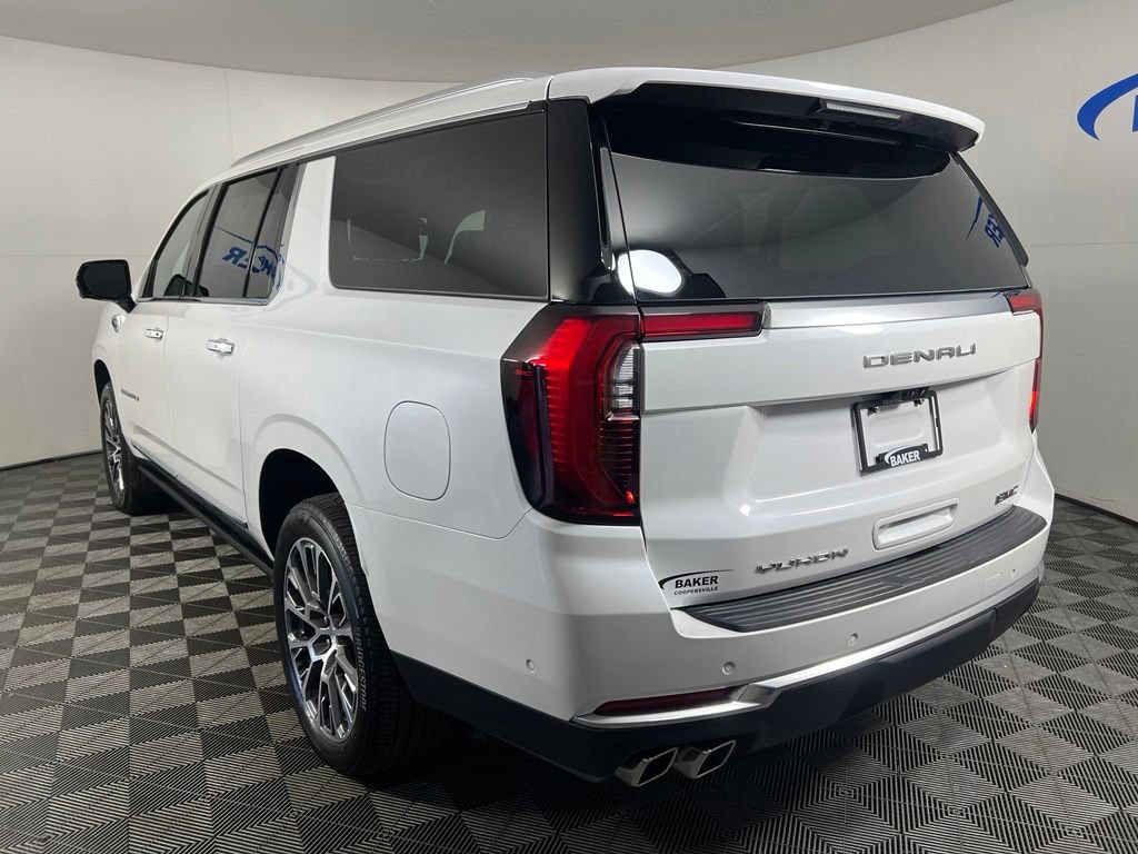 Used 2025 GMC Yukon XL Denali w/ Denali Reserve Package AWD/4WD image 3