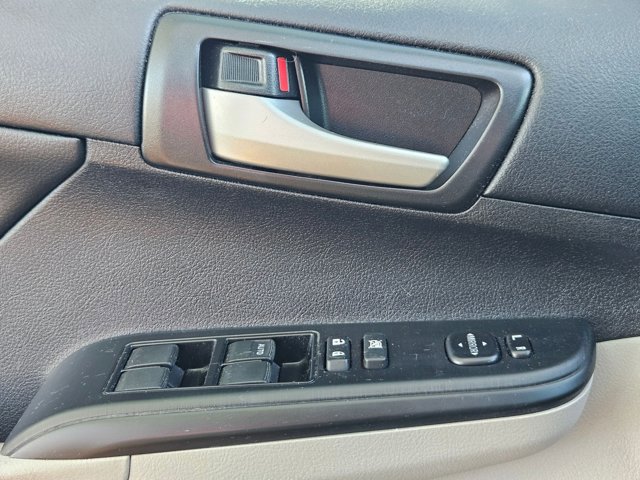 Used 2014 Toyota Camry LE image 6
