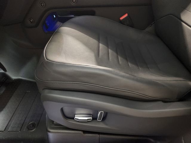 Used 2025 Land Rover Defender 110 image 24