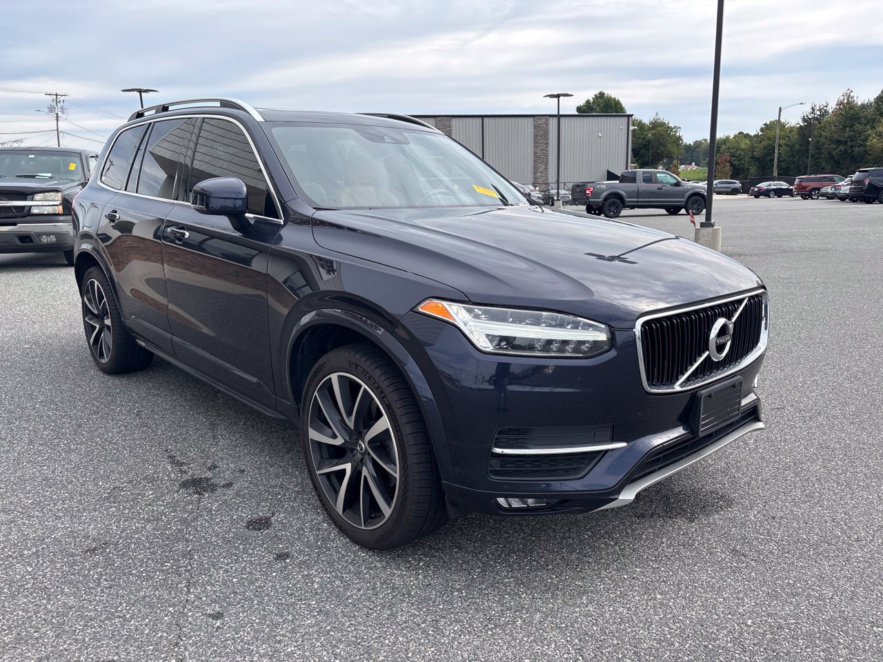 Used 2019 Volvo XC90 T6 Momentum AWD/4WD image 9