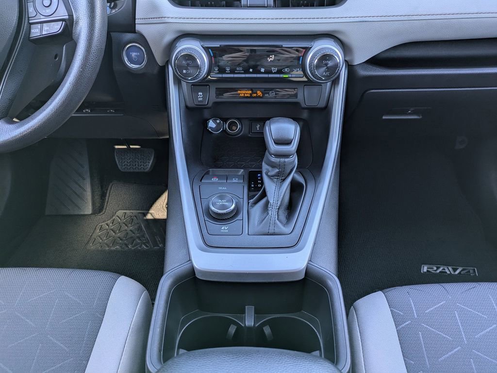 Used 2022 Toyota RAV4 XLE w/ Convenience Package image 20