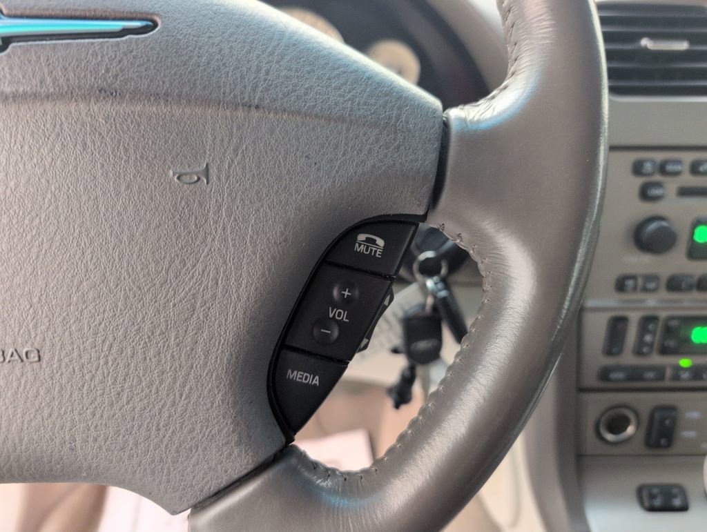 Used 2005 Ford Thunderbird 50th Anniversary image 36